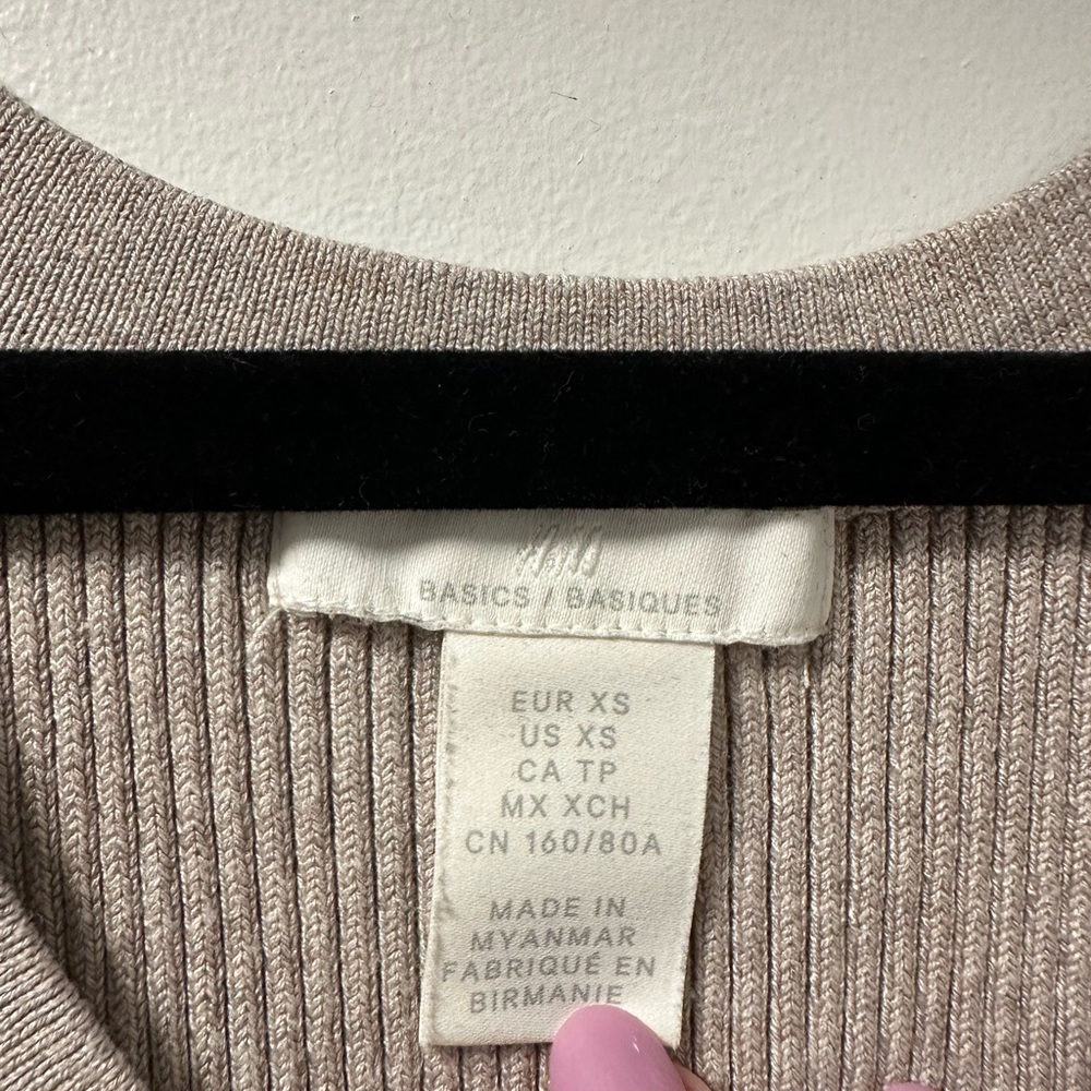 🩵H&M - Ribbed Knit Tank - Picture 2 of 3